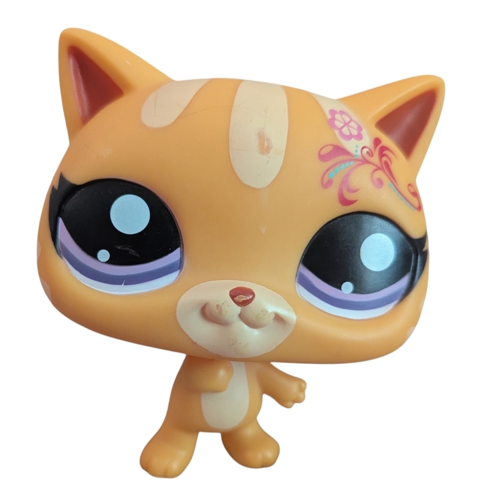 Hasbro Littlest Pet Shop Jumbo Orange Shorthair Cat LPSO Figure Purple Eyes